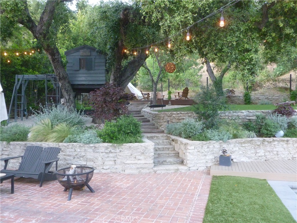1094 Acanto Place Property Photo 28