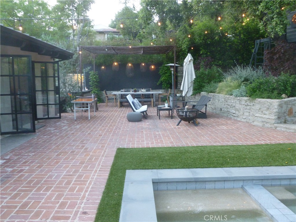 1094 Acanto Place Property Photo 32