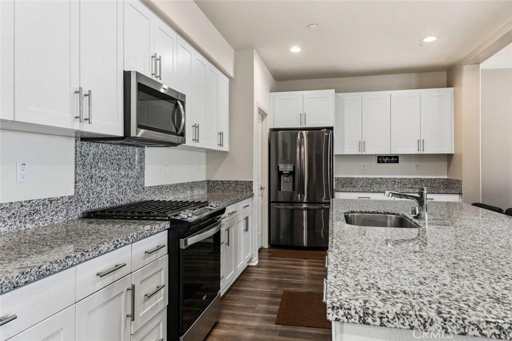 6670 Mirna Avenue Property Photo 7