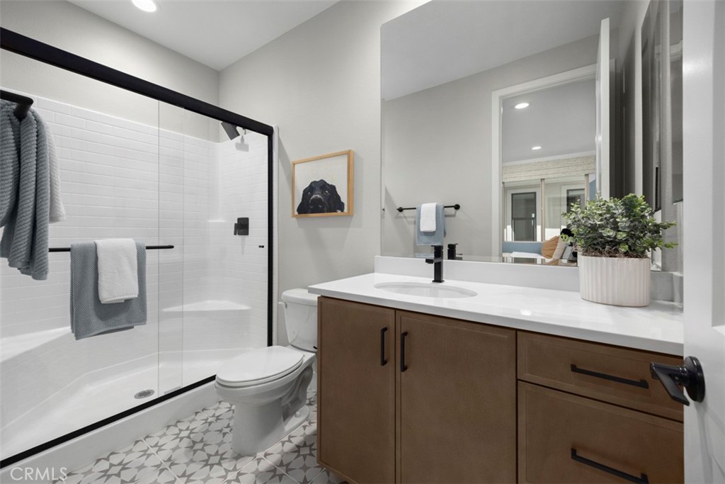 221 Mercury Property Photo 11