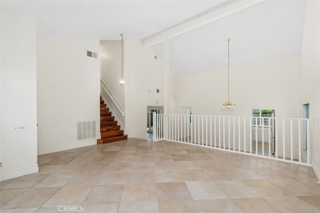 16 Duane Property Photo 4