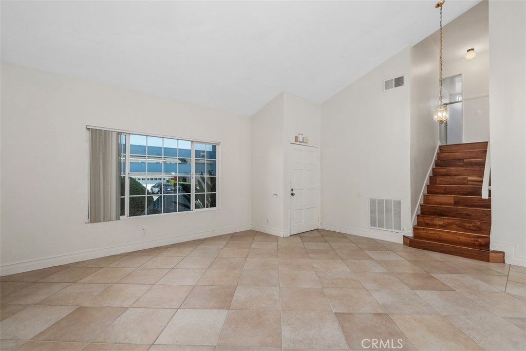 16 Duane Property Photo 5