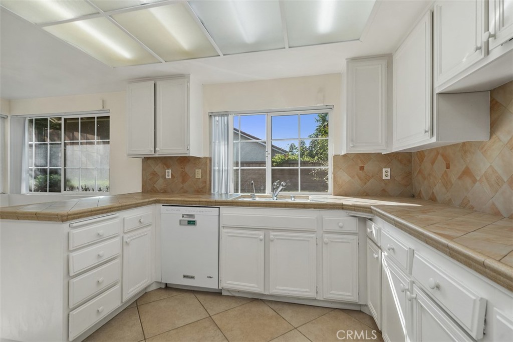 16 Duane Property Photo 10