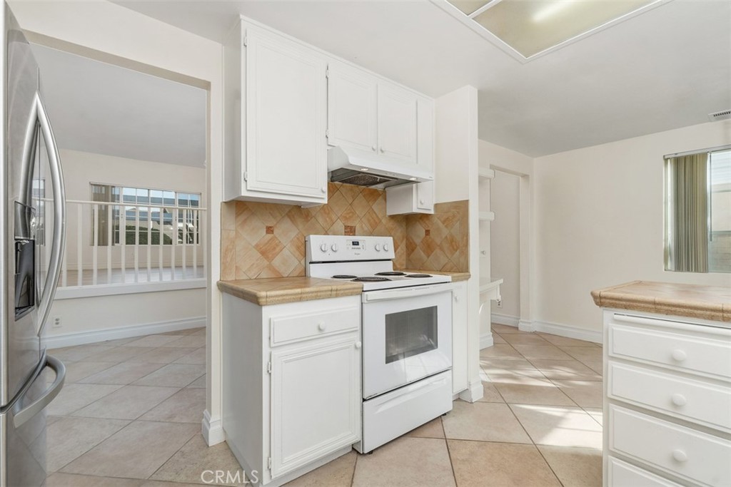 16 Duane Property Photo 12