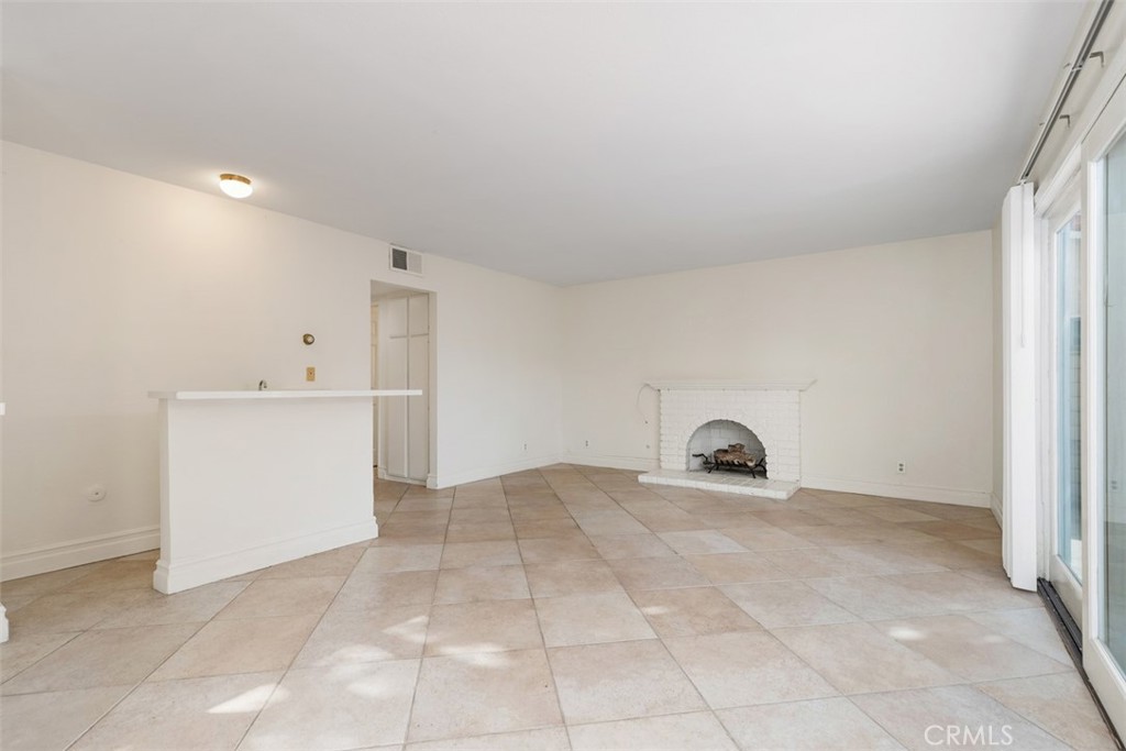 16 Duane Property Photo 14
