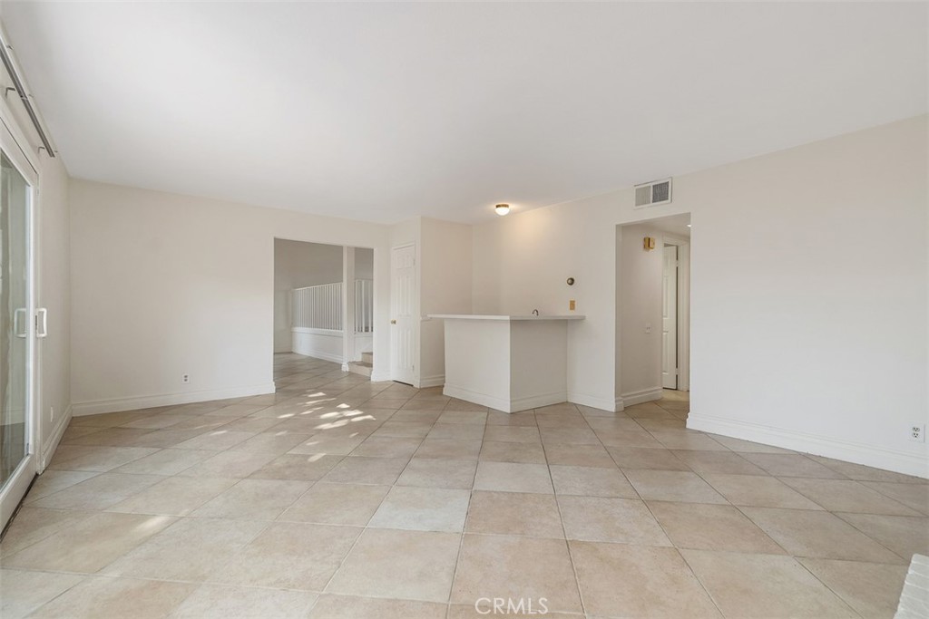 16 Duane Property Photo 16