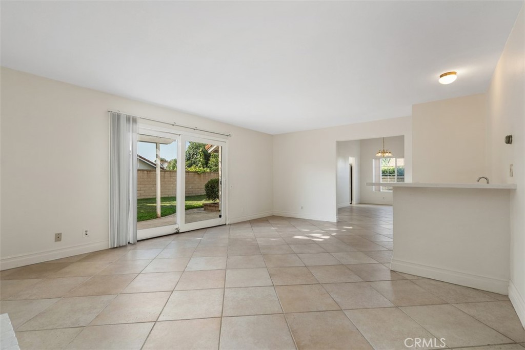 16 Duane Property Photo 17