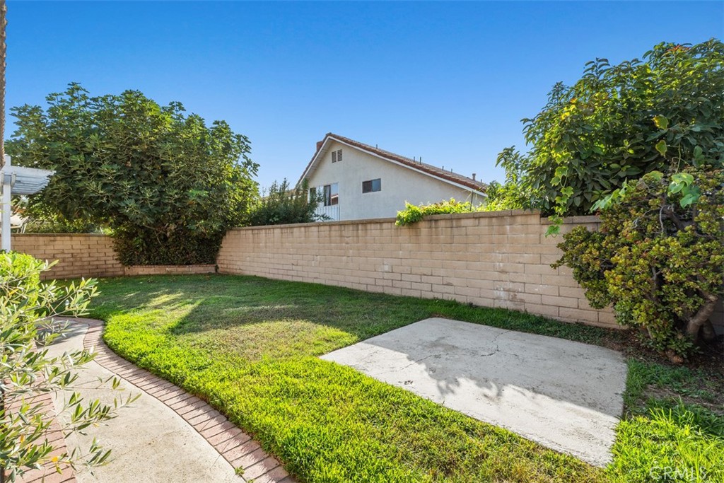 16 Duane Property Photo 20