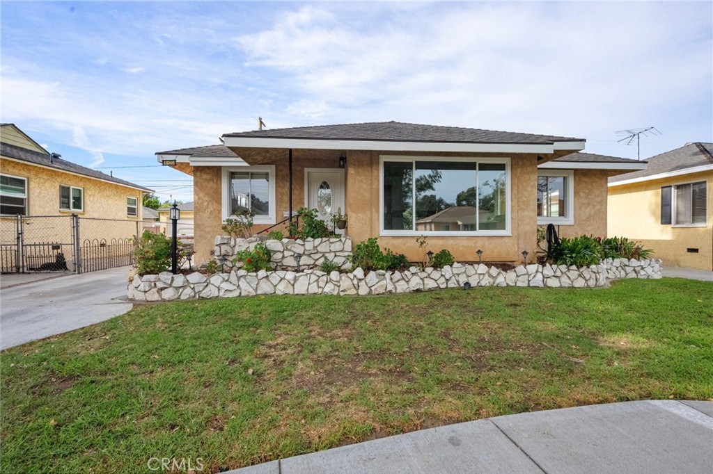 6129 Greenmeadow Property Photo 1