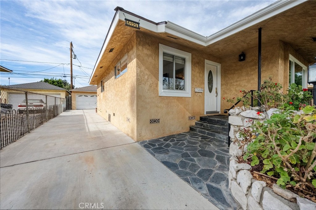 6129 Greenmeadow Property Photo 5