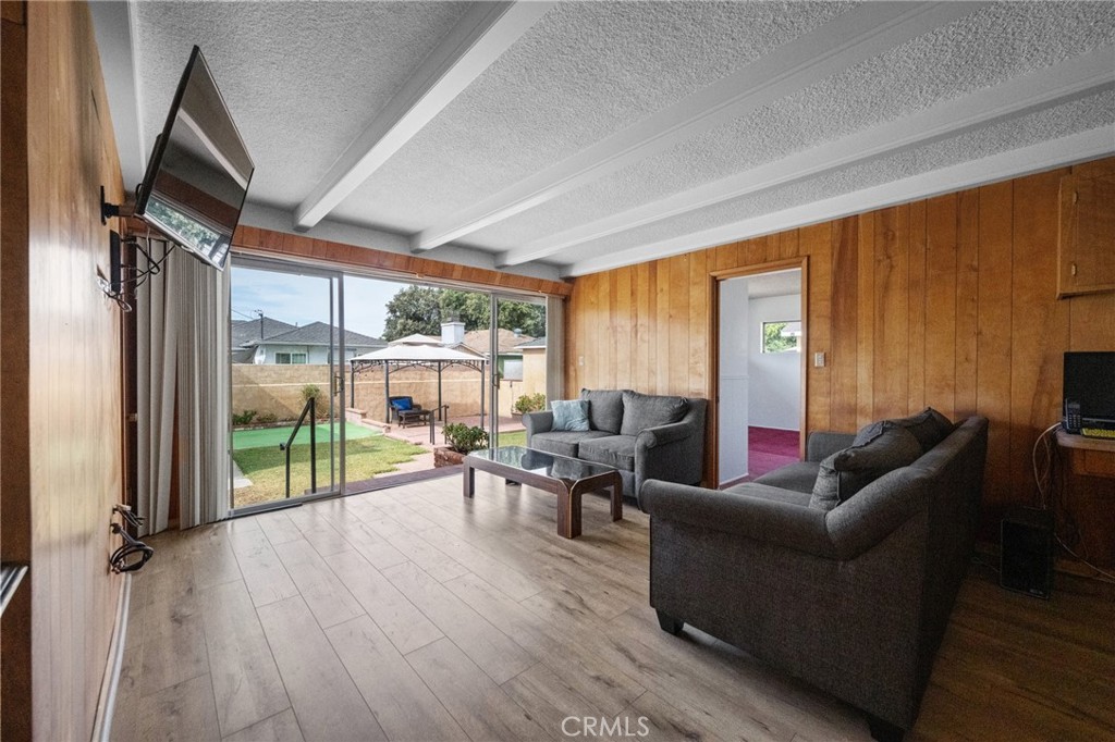 6129 Greenmeadow Property Photo 8