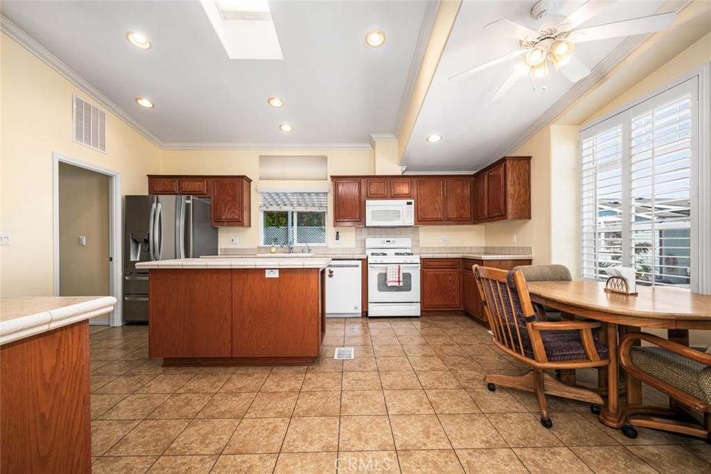 16422 Poipu Ln Property Photo 14