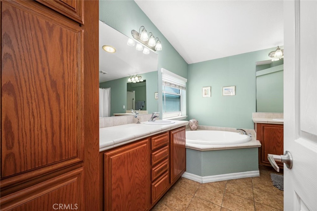 16422 Poipu Ln Property Photo 30
