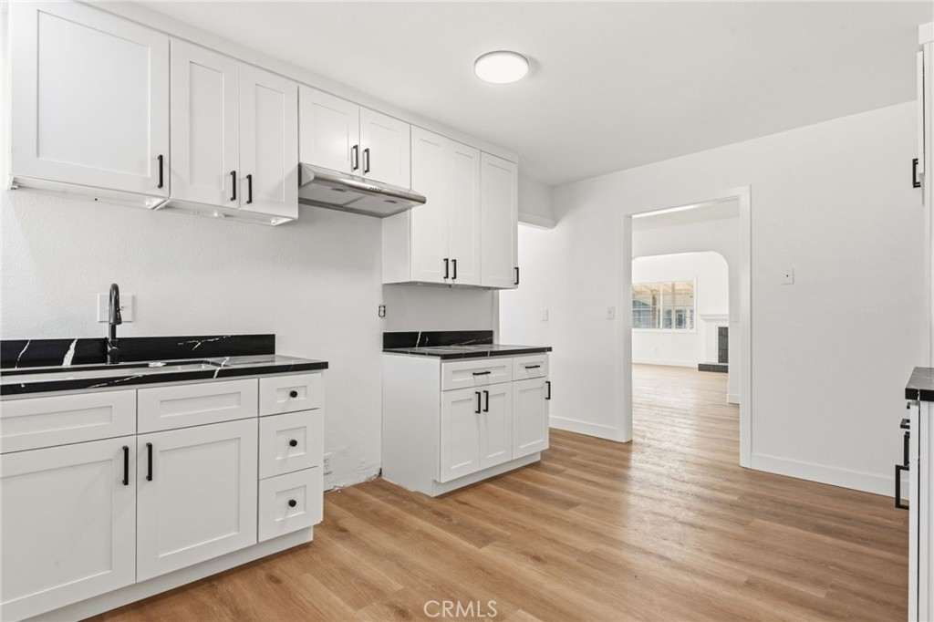 4874 Park Property Photo 10