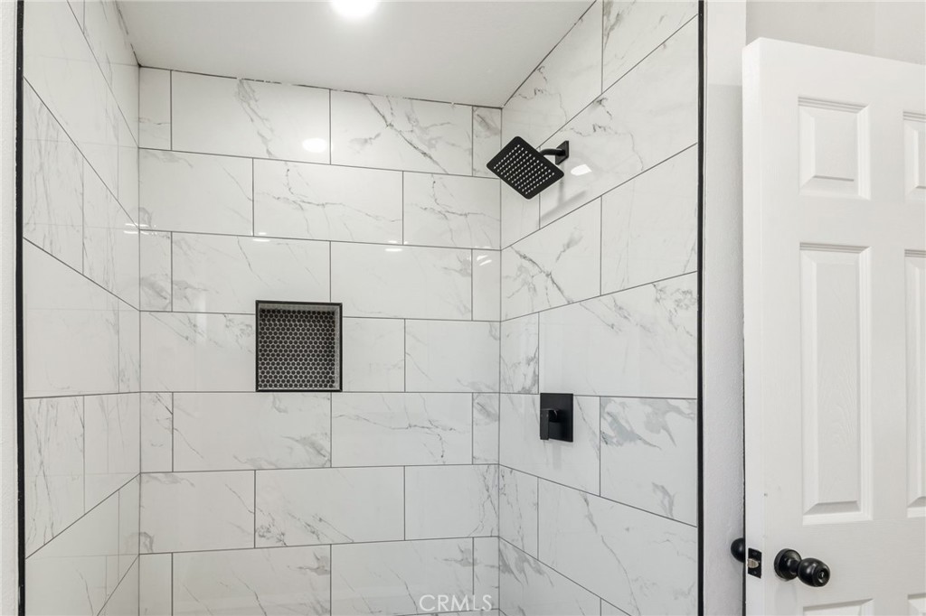 4874 Park Property Photo 11