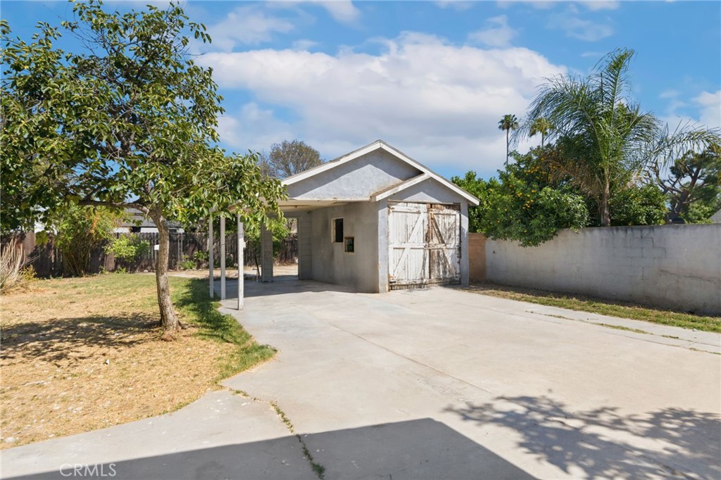4874 Park Property Photo 15