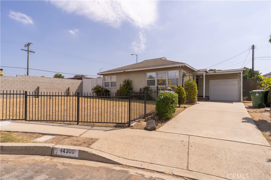 14300 S Ainsworth Property Photo 1