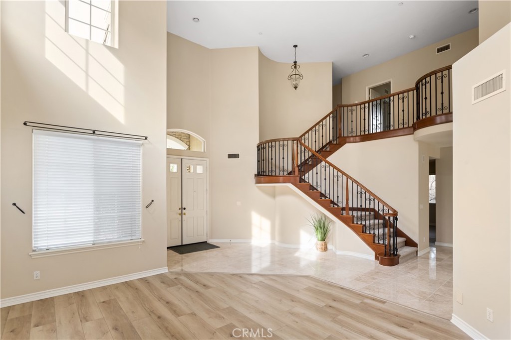129 Nighthawk Property Photo 4