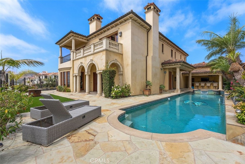 101 Ritz Cove Property Photo 5