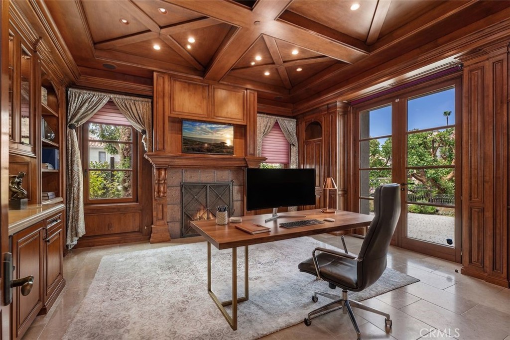 101 Ritz Cove Property Photo 14