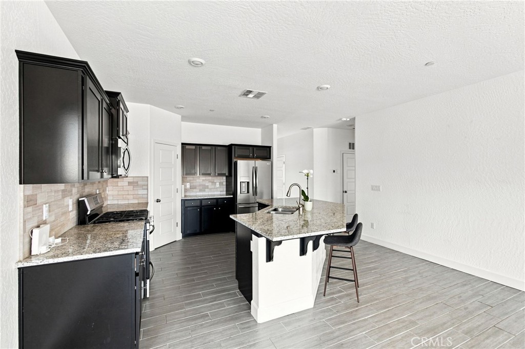 2048 N Mitchell Street Property Photo 10