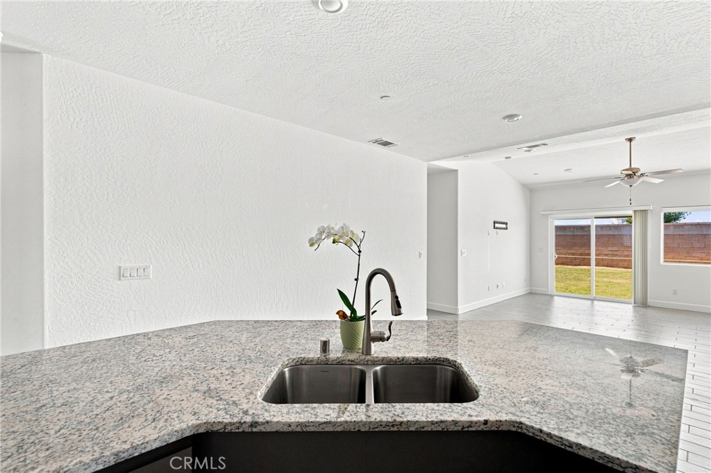 2048 N Mitchell Street Property Photo 15
