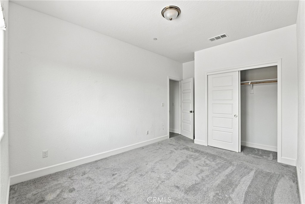 2048 N Mitchell Street Property Photo 23
