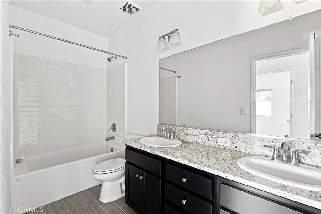 2048 N Mitchell Street Property Photo 24