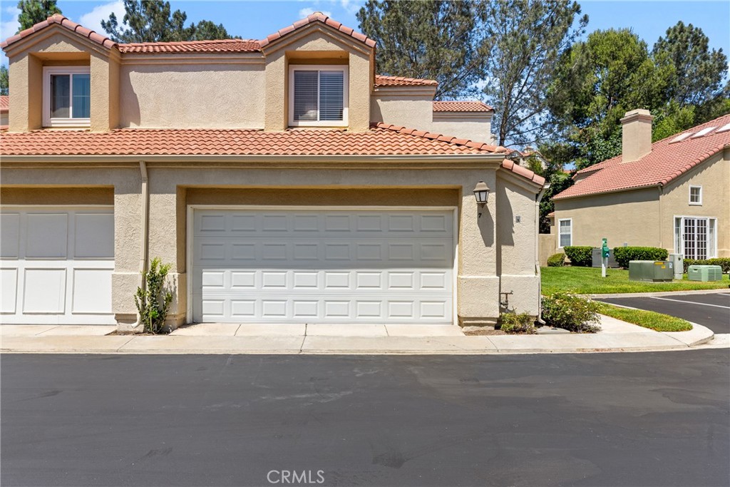 7 Medici Property Photo 1