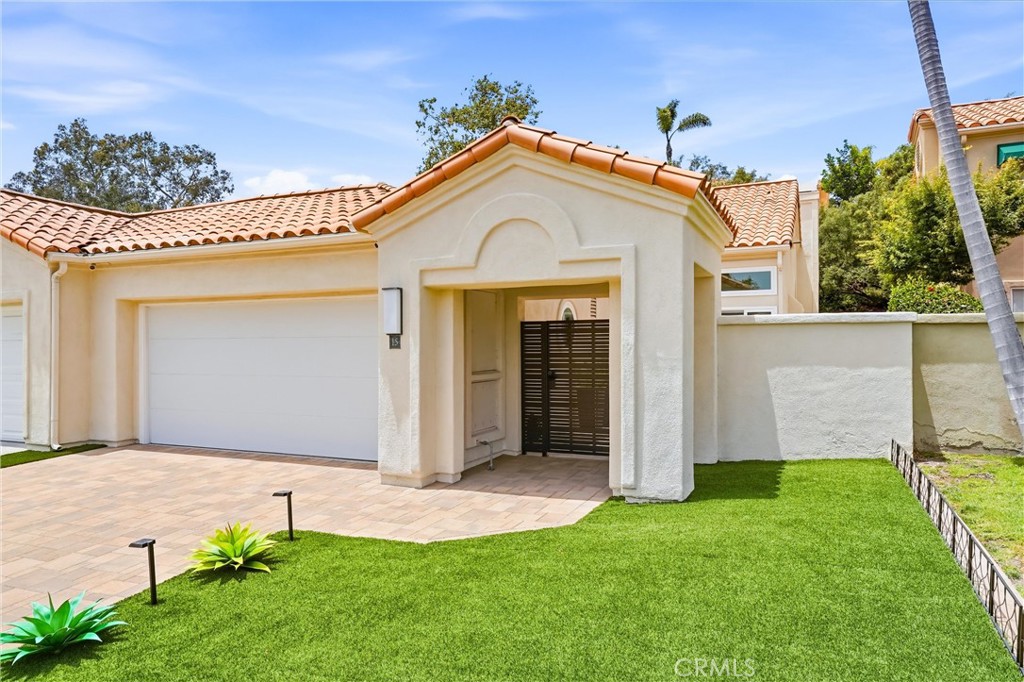 15 Mercato Property Photo 1