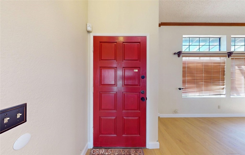 12044 Champlain Property Photo 4