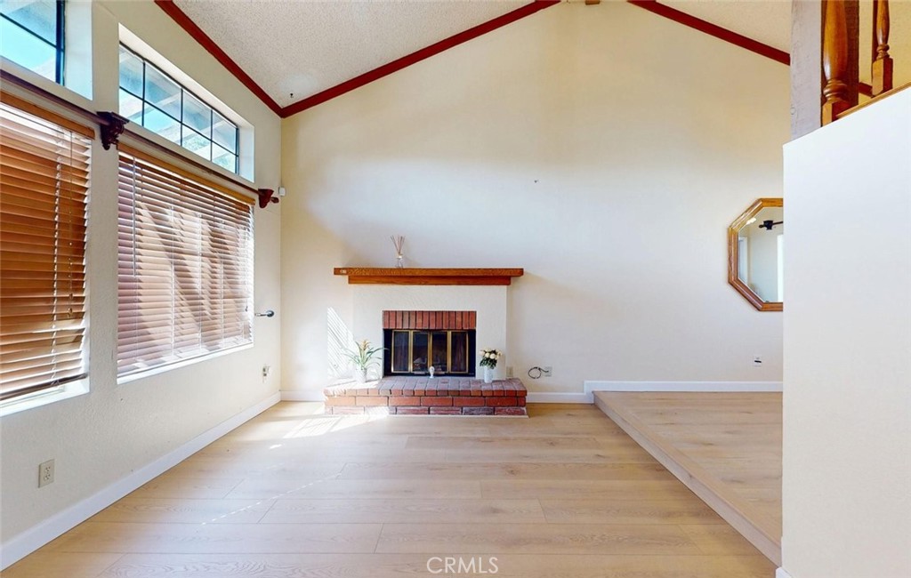 12044 Champlain Property Photo 5