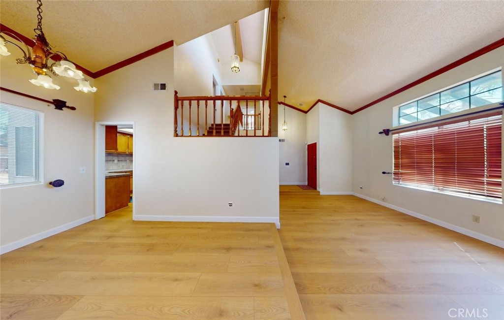 12044 Champlain Property Photo 8