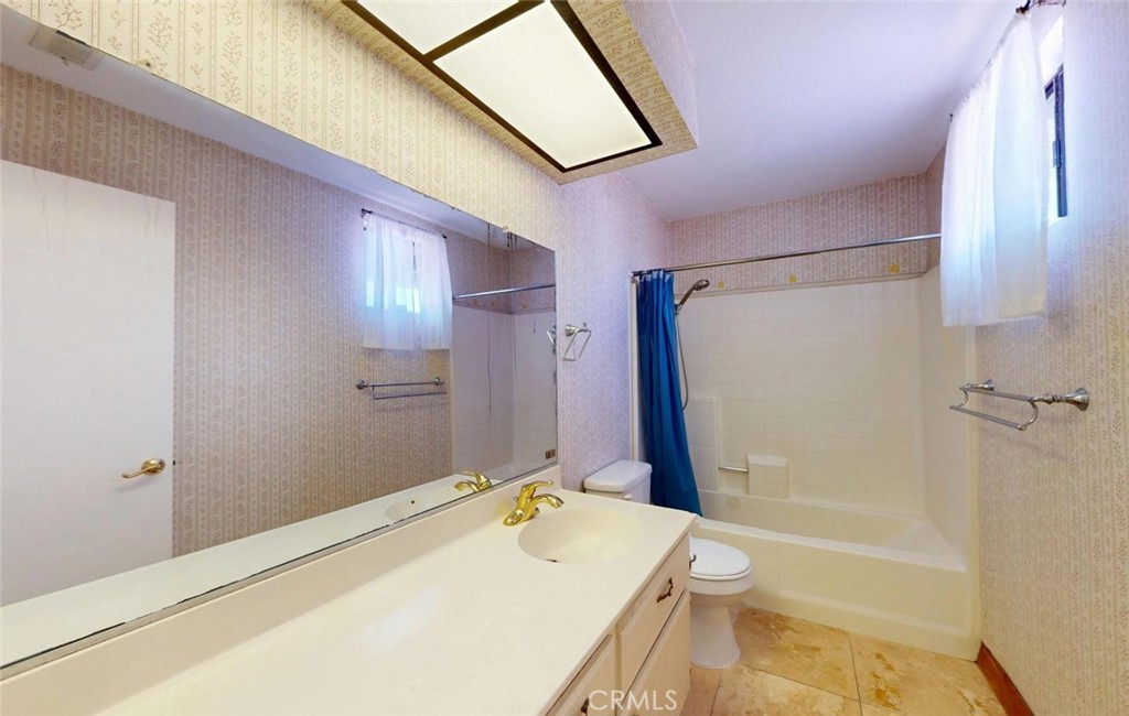 12044 Champlain Property Photo 22