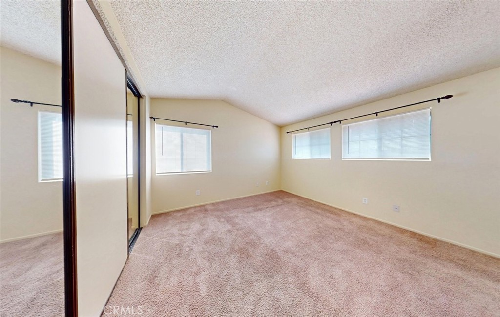 12044 Champlain Property Photo 24
