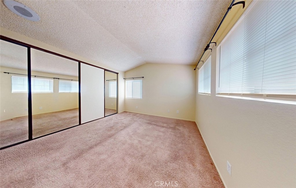 12044 Champlain Property Photo 25