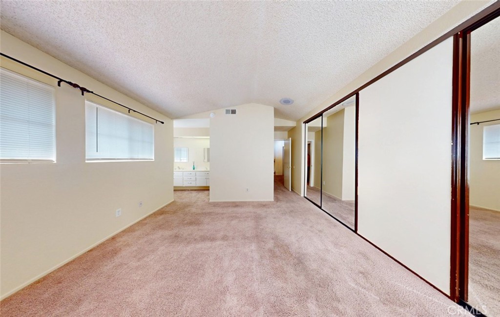 12044 Champlain Property Photo 26