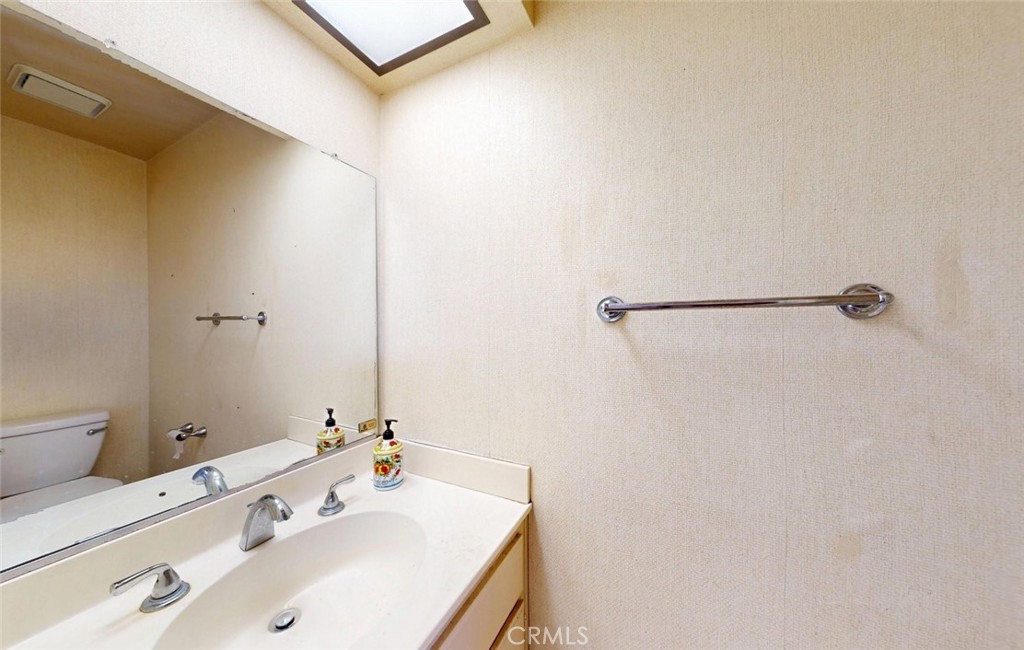 12044 Champlain Property Photo 32