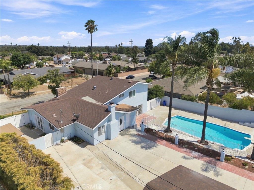 1623 N Vallejo Property Photo 3