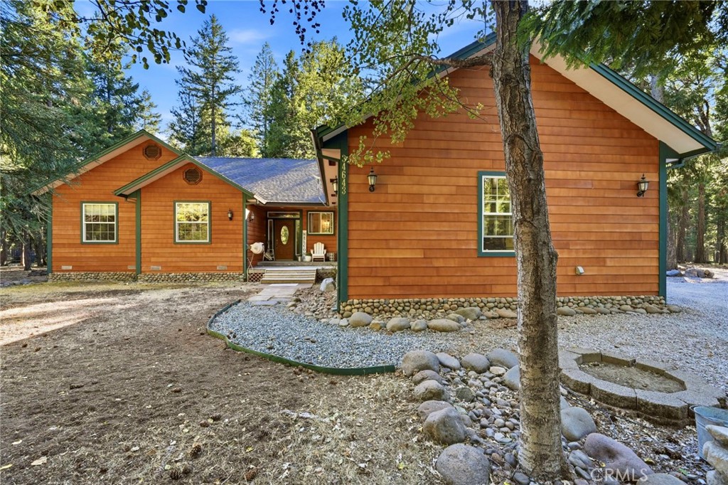 34643 Emigrant Trail Property Photo 4