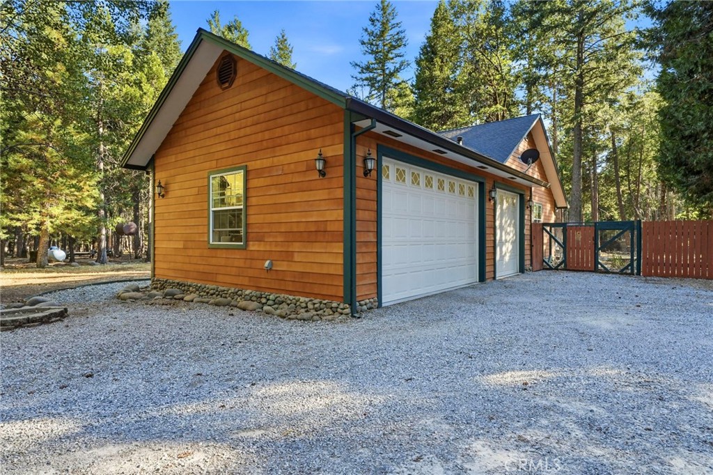 34643 Emigrant Trail Property Photo 7