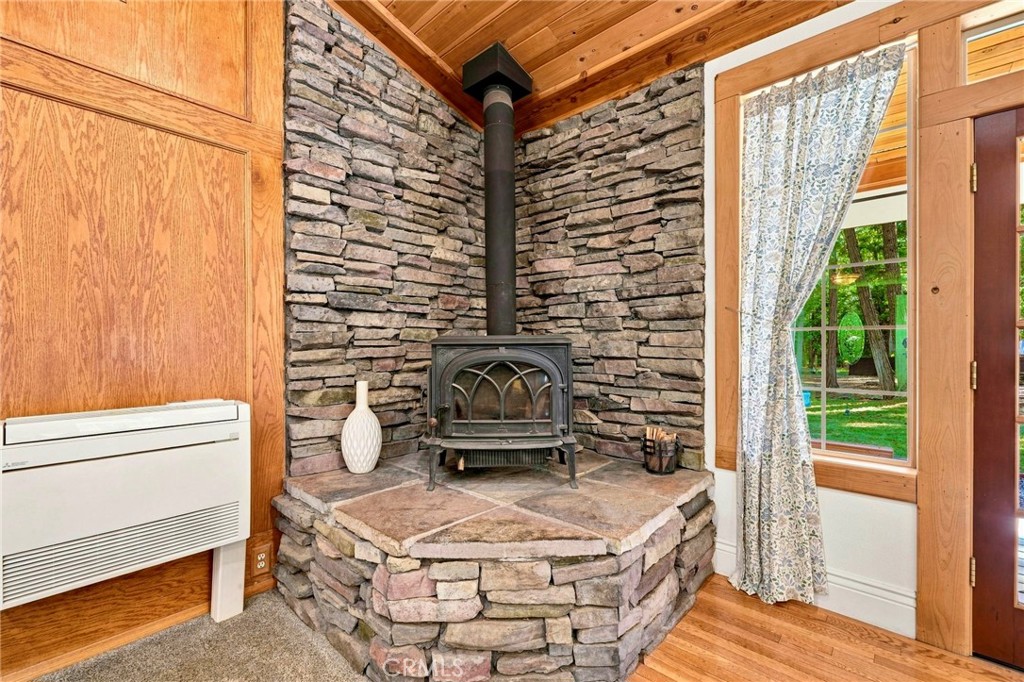 34643 Emigrant Trail Property Photo 11