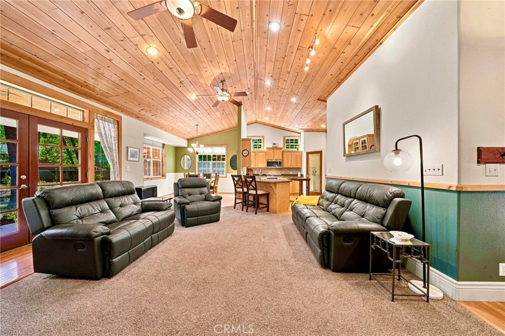 34643 Emigrant Trail Property Photo 12