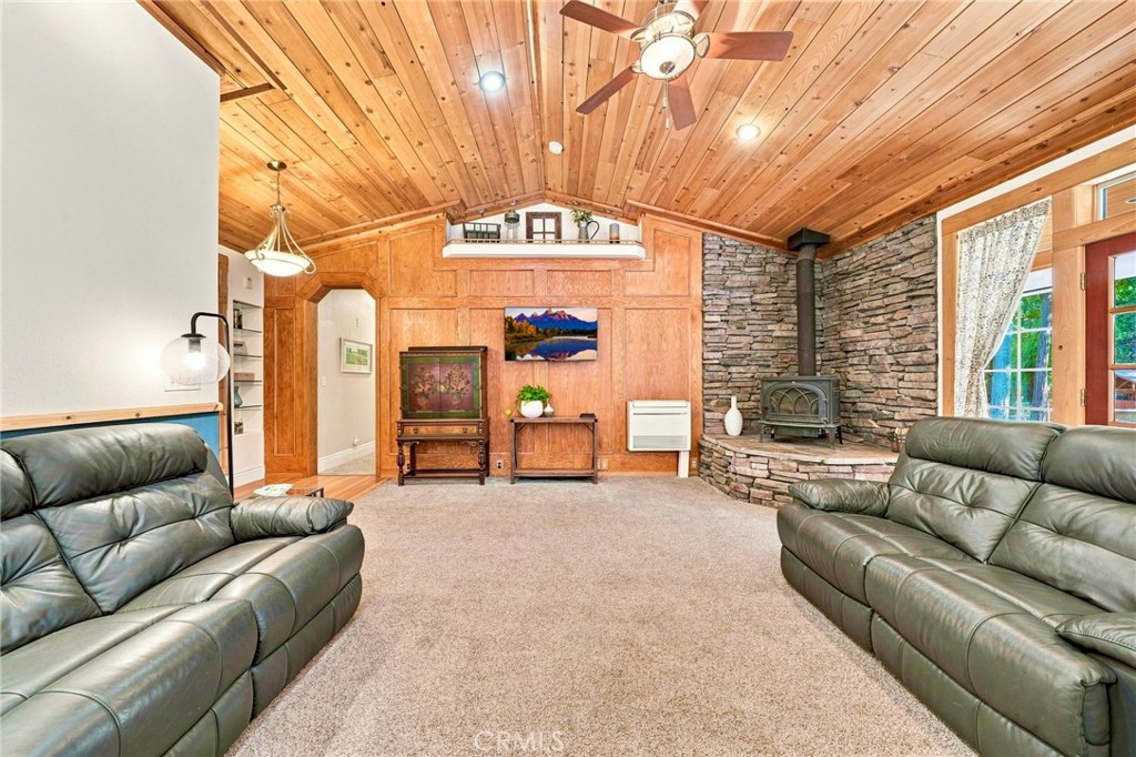 34643 Emigrant Trail Property Photo 13