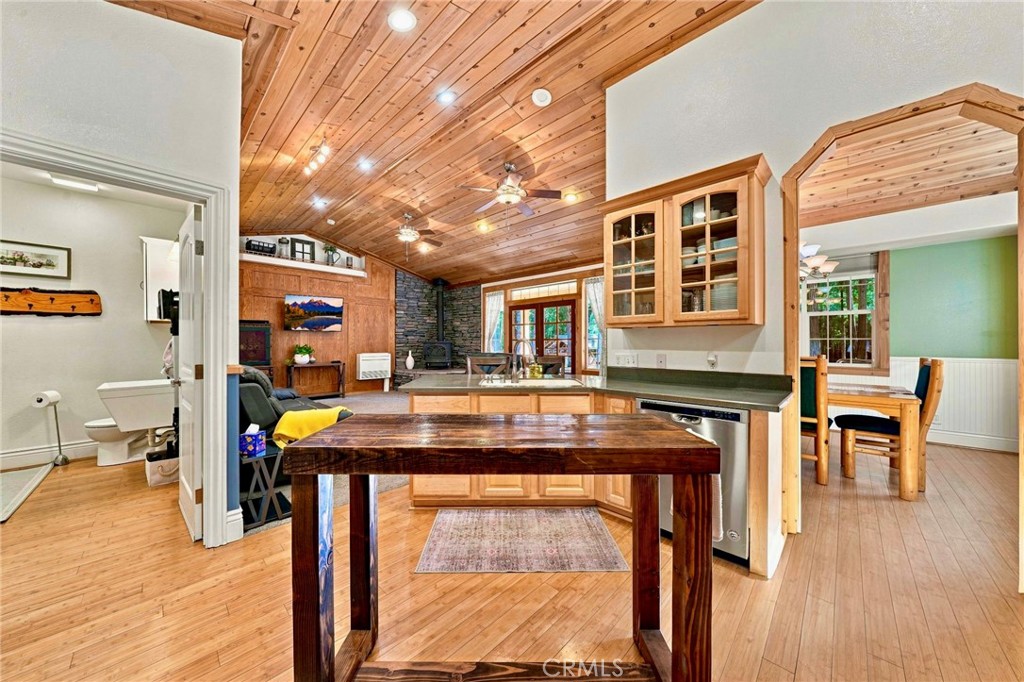 34643 Emigrant Trail Property Photo 21