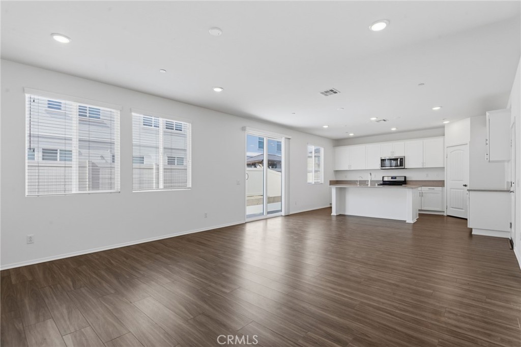 24914 Gossamer Court Property Photo 4