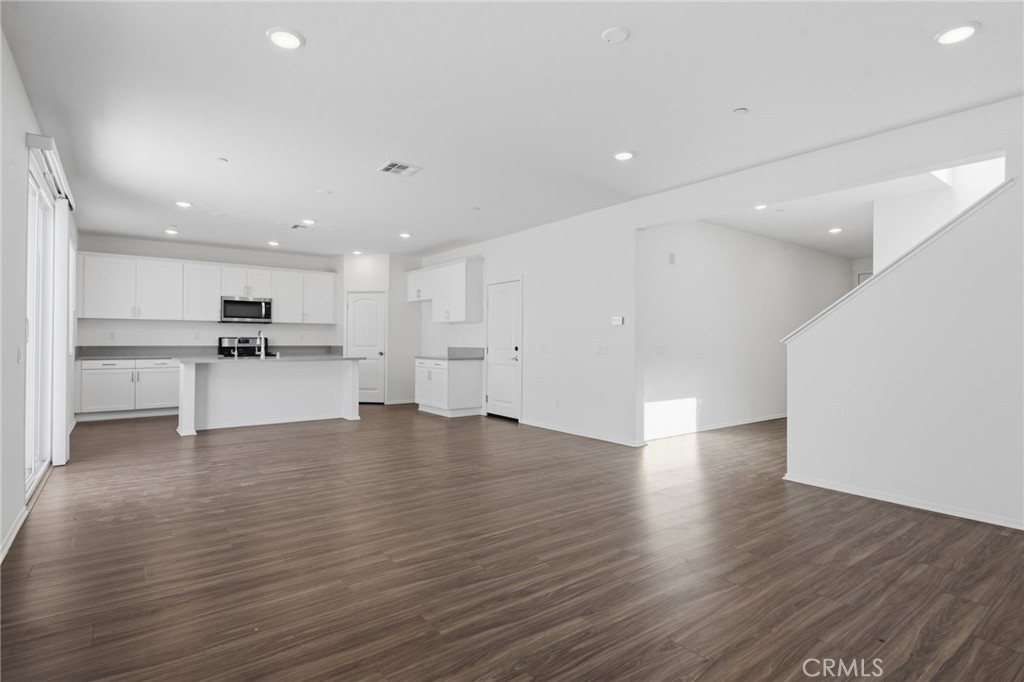 24914 Gossamer Court Property Photo 7