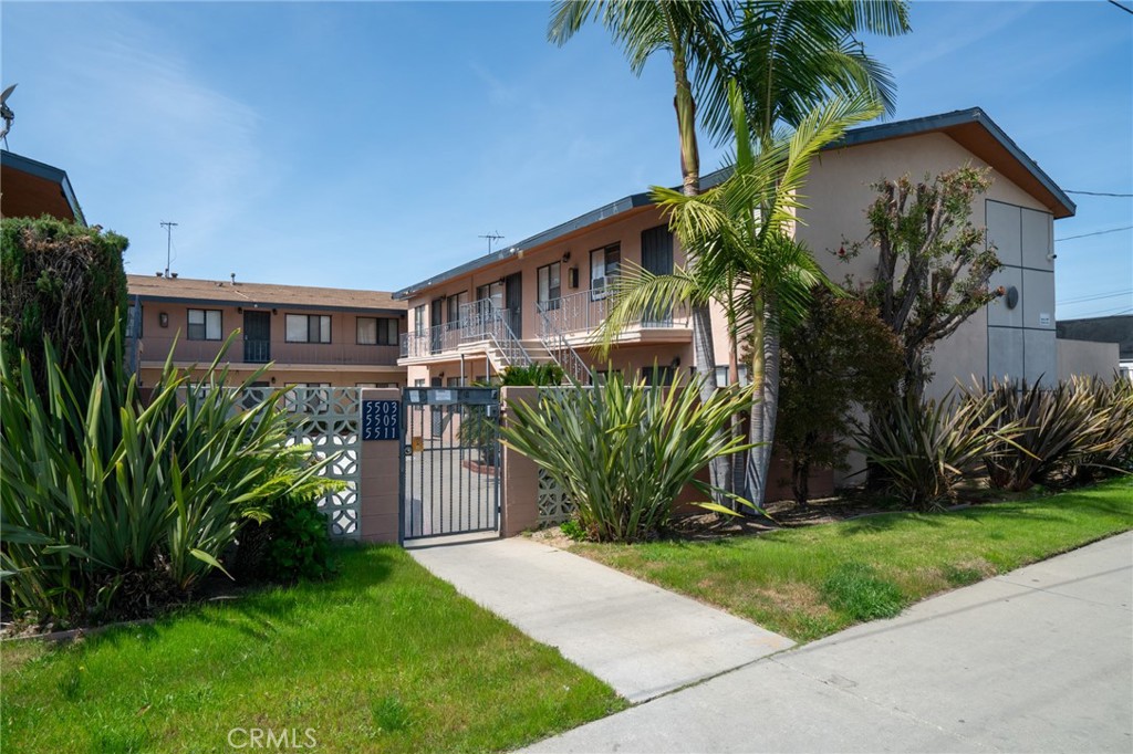 5503 5511 Cherry Avenue Property Photo 3