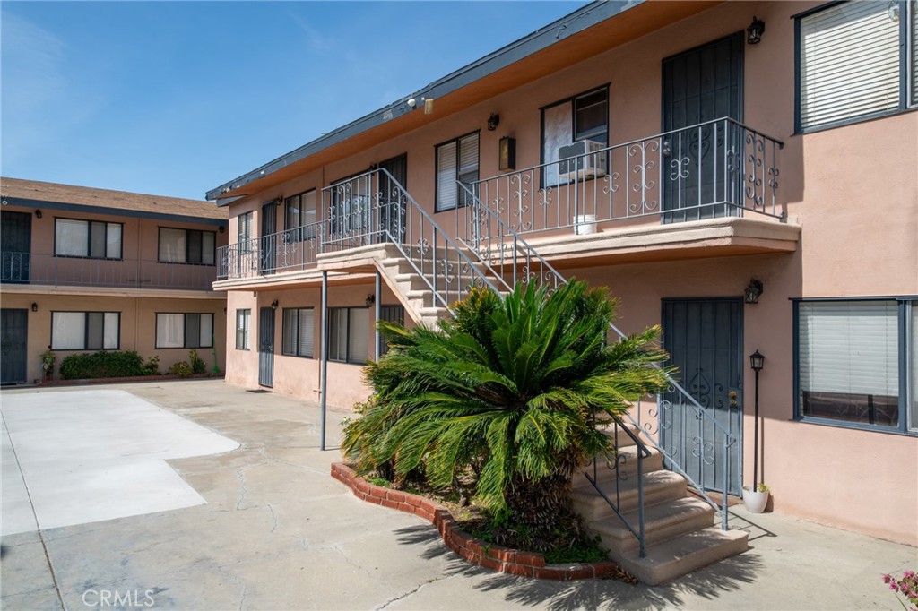 5503 5511 Cherry Avenue Property Photo 5