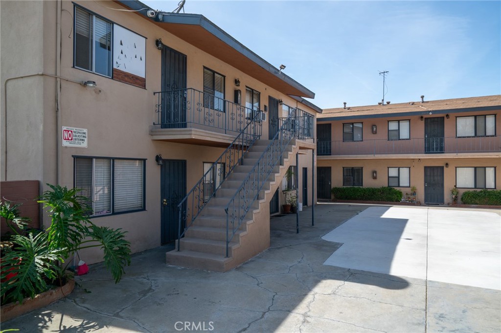 5503 5511 Cherry Avenue Property Photo 6